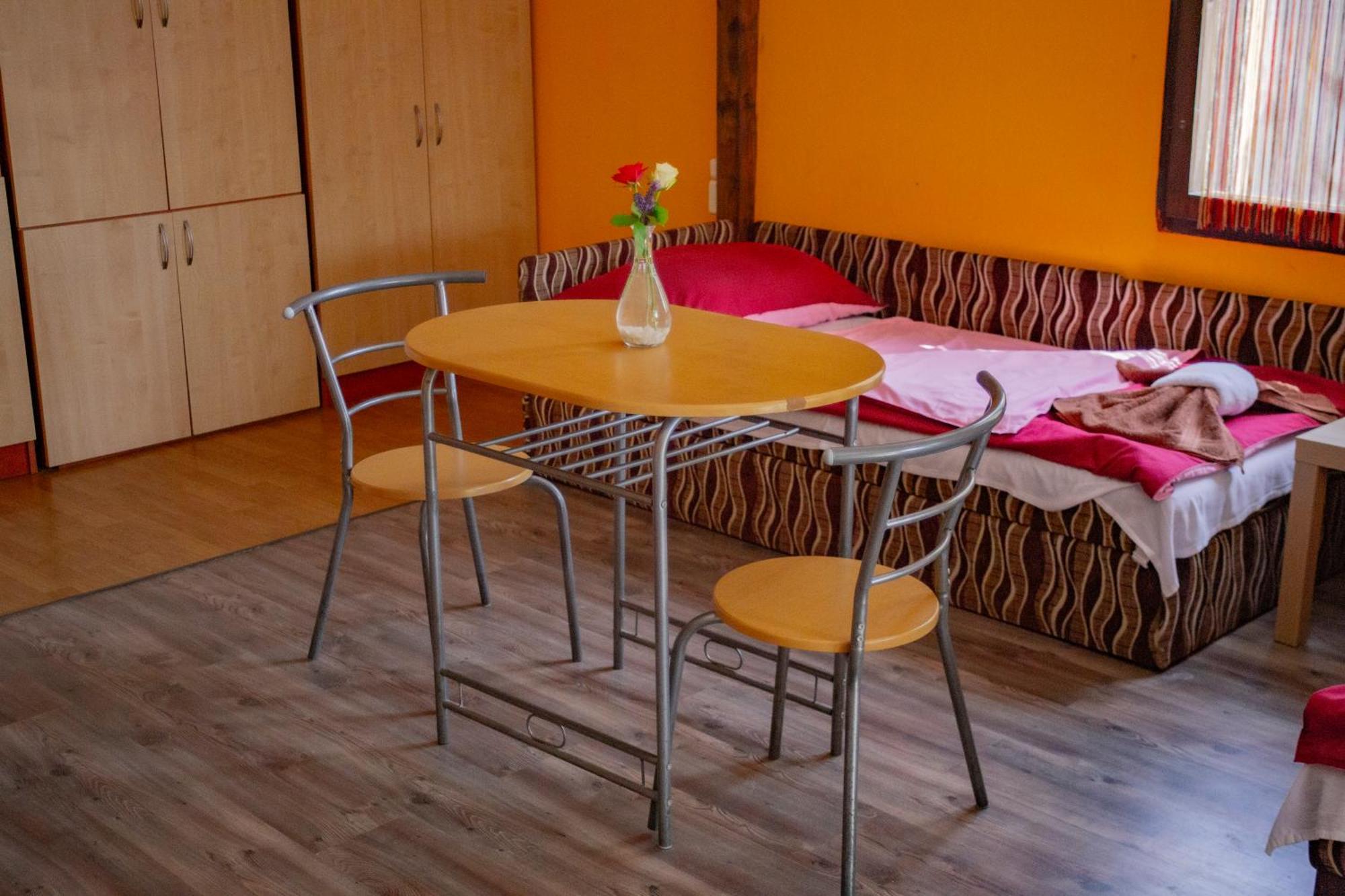 Aparthotel Vakacio Ueduelo Révfülöp Zewnętrze zdjęcie