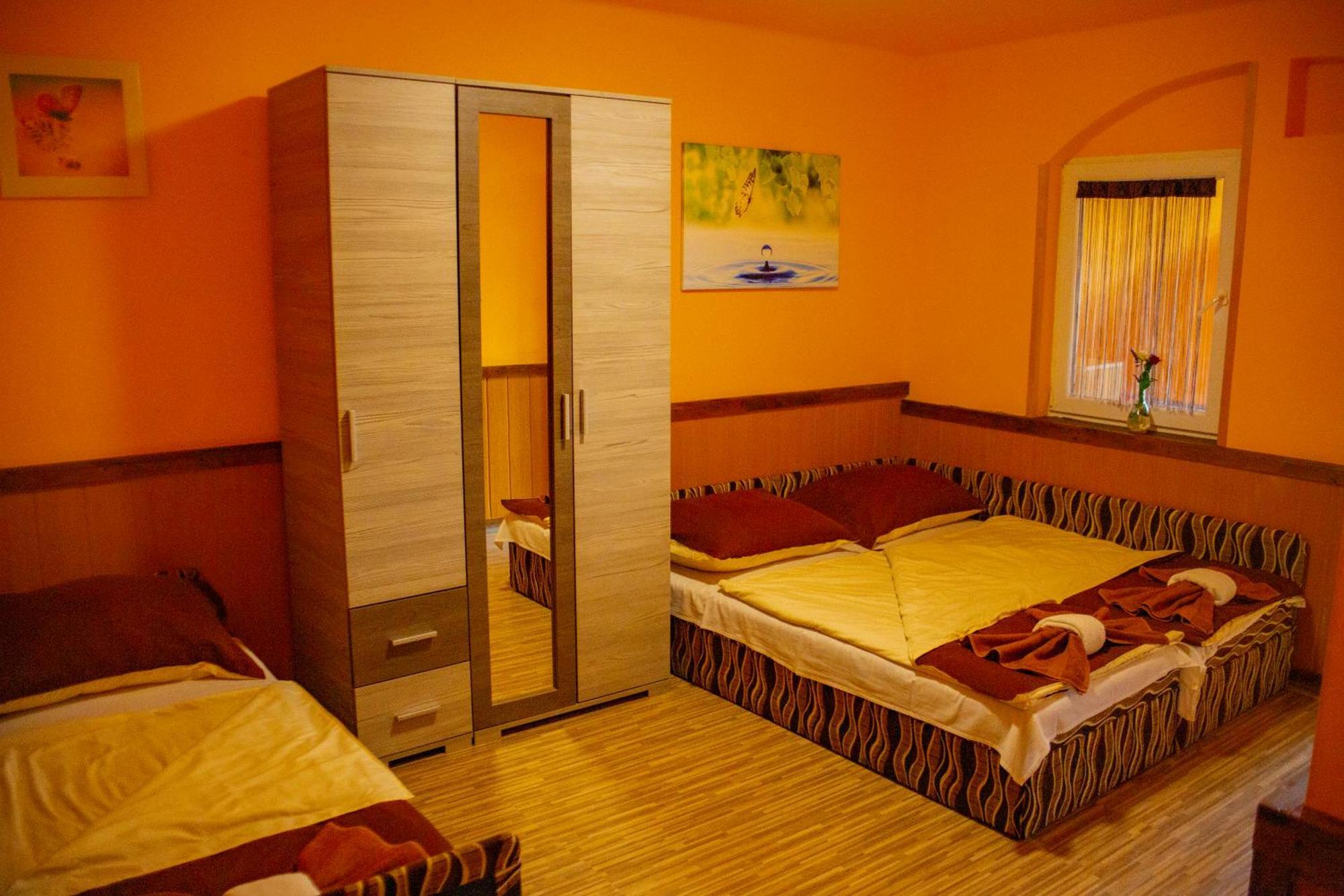 Aparthotel Vakacio Ueduelo Révfülöp Zewnętrze zdjęcie