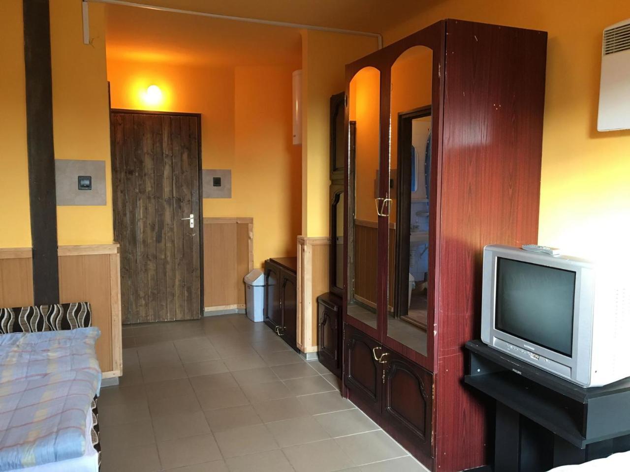 Aparthotel Vakacio Ueduelo Révfülöp Zewnętrze zdjęcie